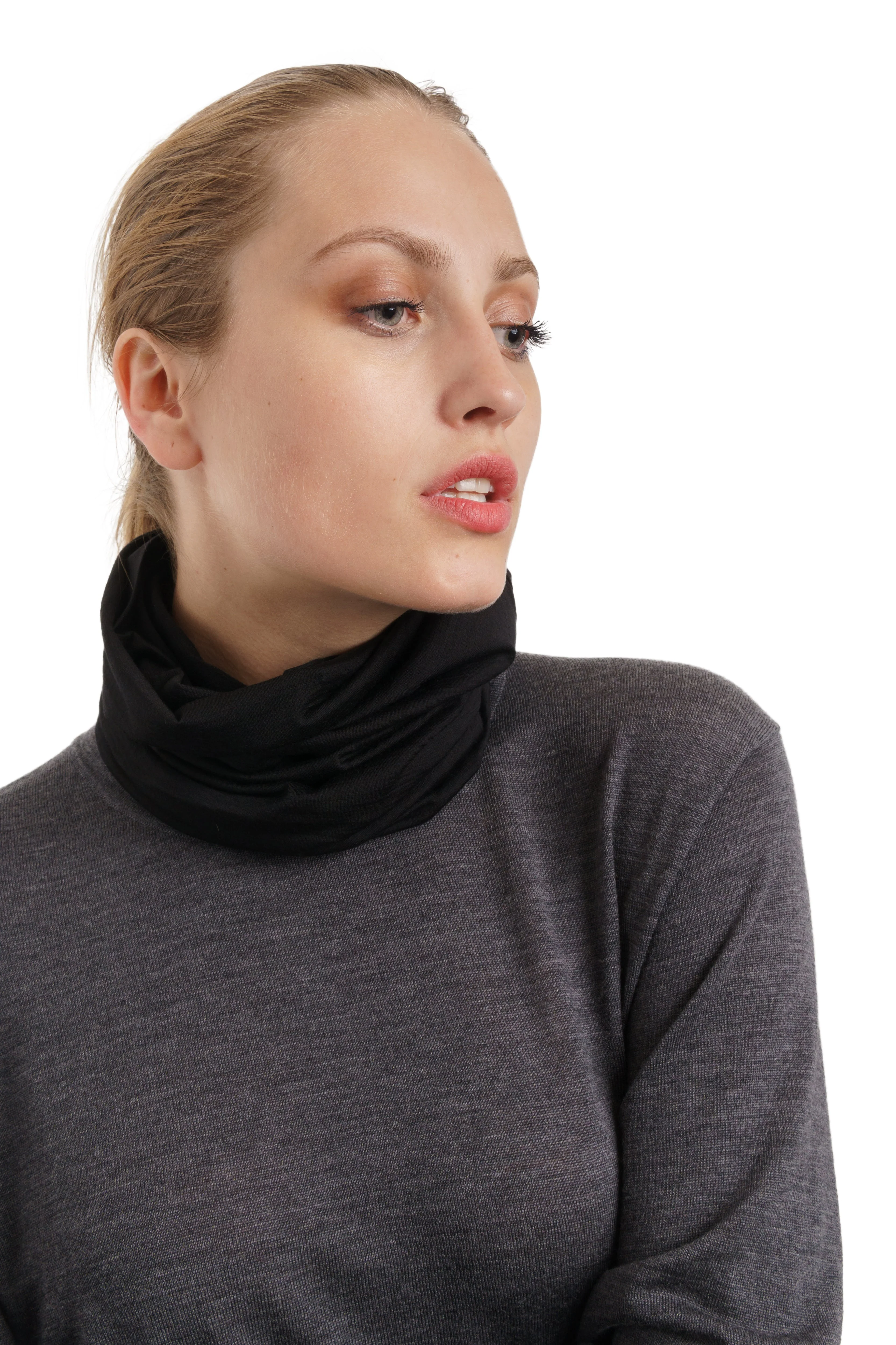 Merino Neck Gaiter 165 Black - Image 4